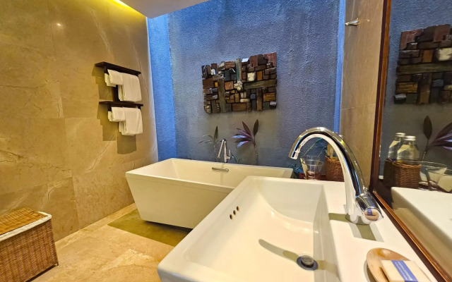 SEMINYAK ICON by Karaniya Experience
