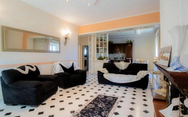 Three-room apartment with sunrise view from the sea-Mare In Vista