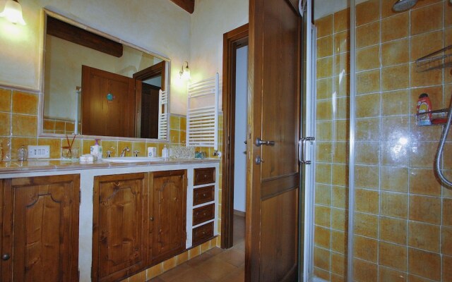 Spacious Villa In Pollenza Marche With Swimming Pool