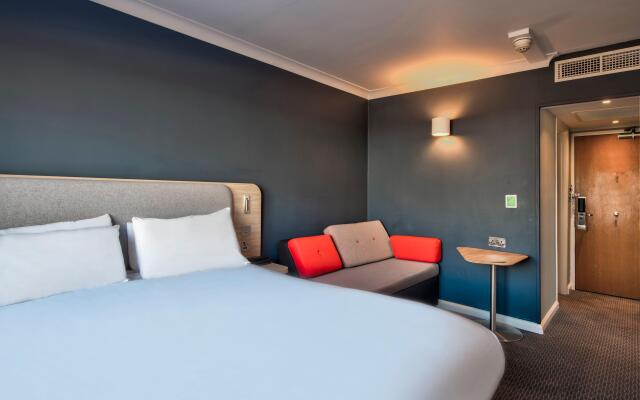 Holiday Inn Express Edinburgh City West by IHG