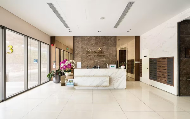 LaLa Botanica Premier Residence