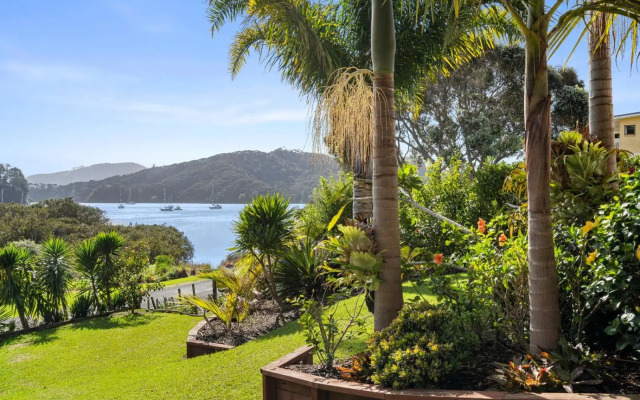 Ota Point Paradise - Whangaroa Holiday Home