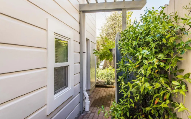 Updated and Modern Alameda 1 Bedroom