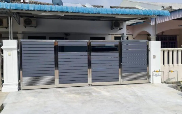 Voon 4 bedroom homestay Mersing