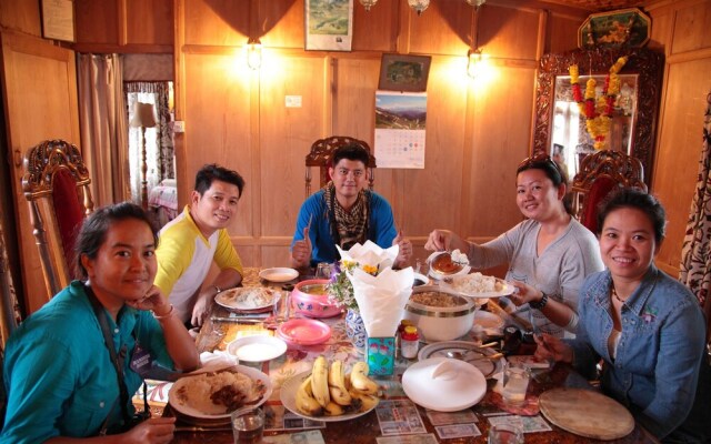 Houseboat New Golden Flower