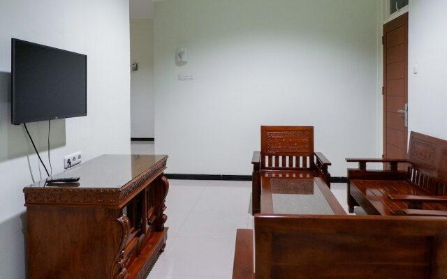 OYO 90217 Cmb 37 Guest House