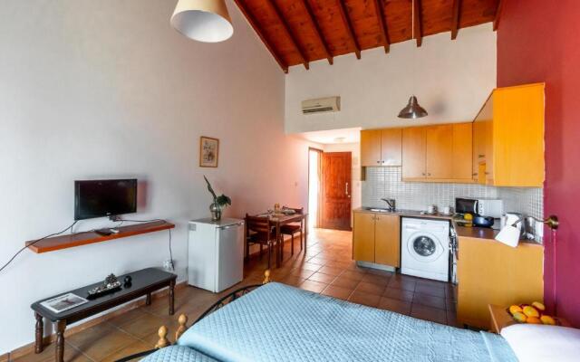 Kate's Latchi Beachfront Studio Apartment 1 by Ezoria
