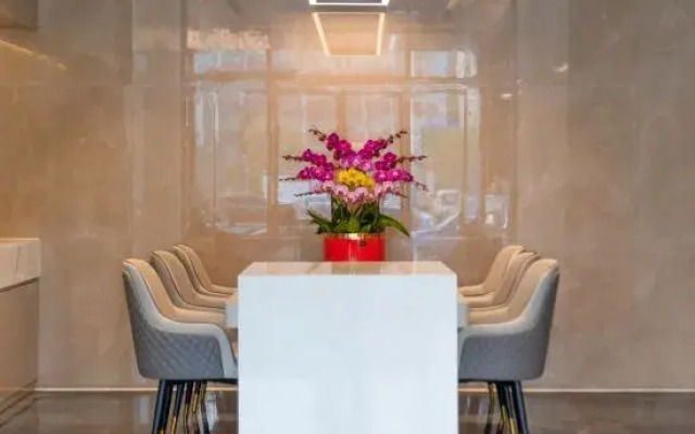 Lavande Hotel（Haifeng Century Square）