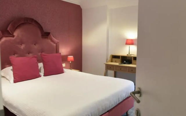 Golden Tree Hotel