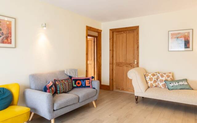 Host Stay Riverbank