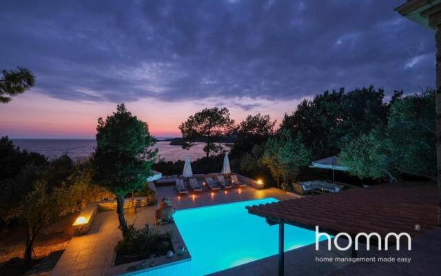 580m² homm Luxurious Seaside Residence in Syvota