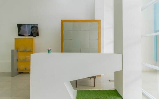 RedDoorz Plus @ Catania Soma Rajawali