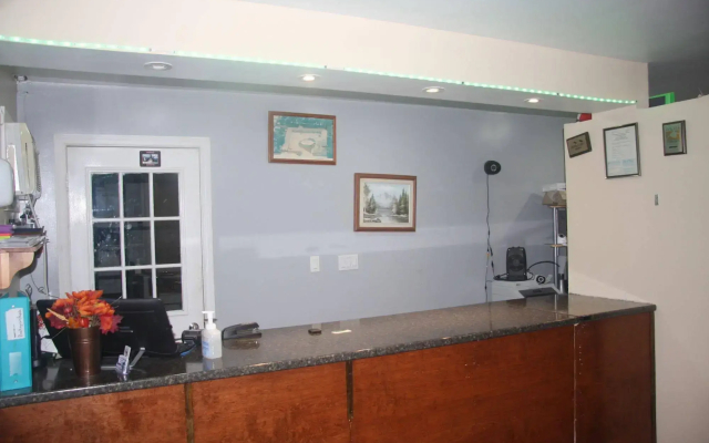 American Plaza Motel