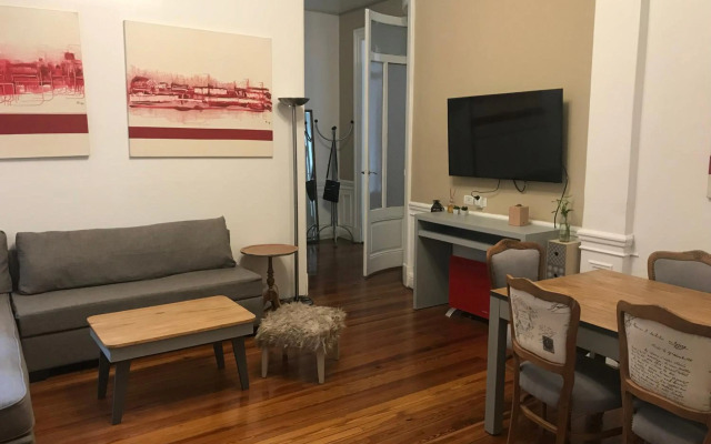 Beautiful Classic Style Apartment in Buenos Aires Downtown