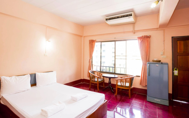 Baan Lukkan Hostel