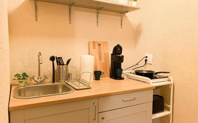 Succulent Studio by beach w/full kitchen