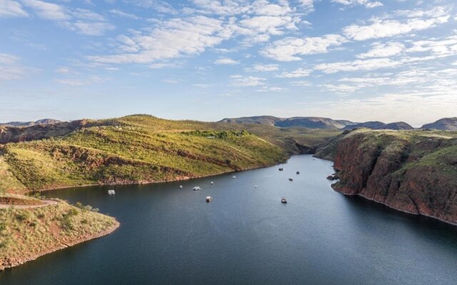 Discovery Resorts- Lake Argyle