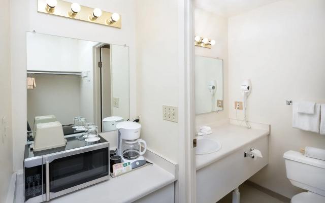Cassandra Hotel