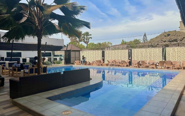Apartments Plaza Hotel