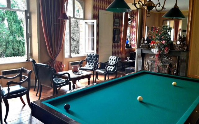 Logis Le Clos du Montvinage Rest. Auberge Val De lOise