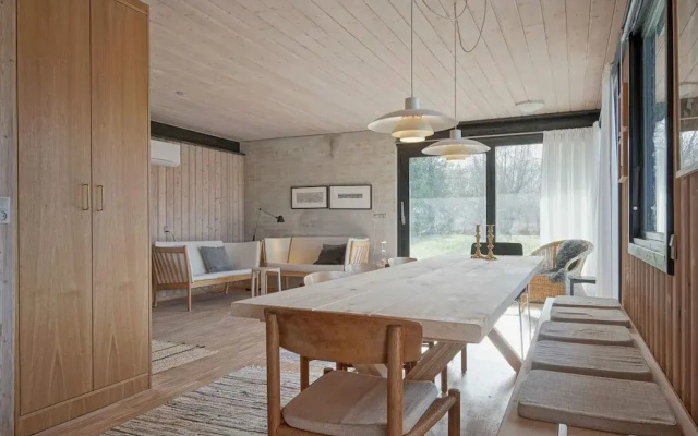 5 Star Holiday Home in Ronne