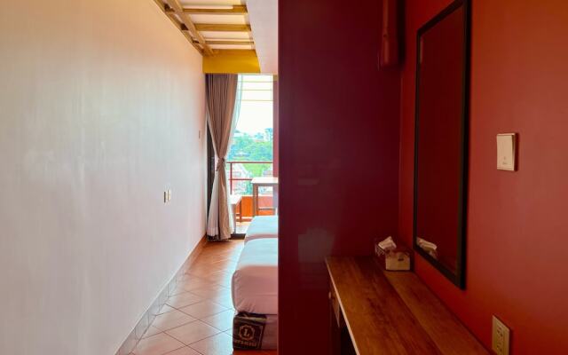 Cha Na Stay at Merry V