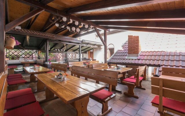 Restaurace A Penzion U Doubků