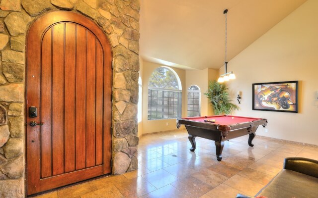 Backyard Playground! Golf Sport Court & Hot Tub!