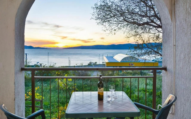Apartments with a parking space Senj - 11520