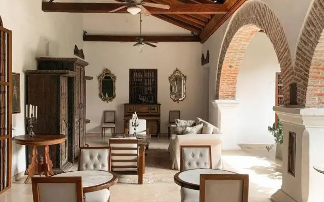 Casa del Arzobispado Hotel