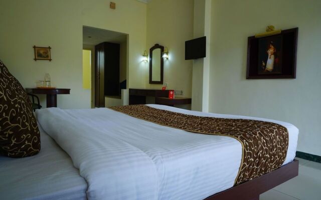 OYO 10637 Hotel Chandana Residency
