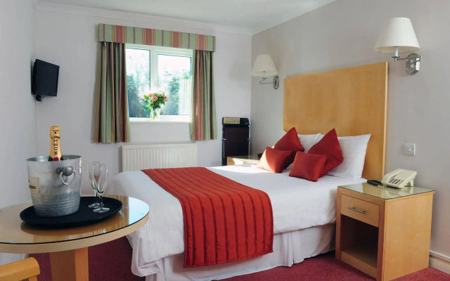 The Little Silver Country Hotel