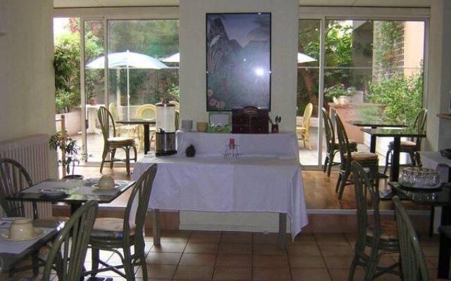 Garden Hotel