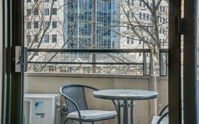 Central 2-bed Apartment With Pool, Gym and Spa