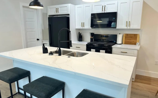 Stylish 3BR Near IAH and Dwntwn