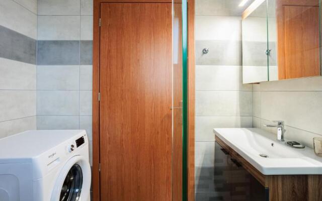 Georgia seaview apartment B1