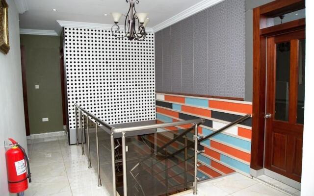 Zircon Hotel Gh
