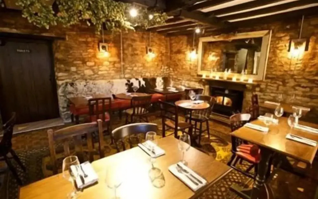 Woodstock Arms