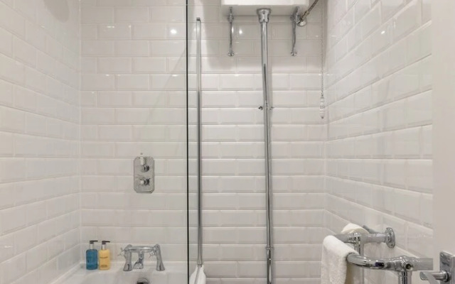 Beautiful 2 Bedroom Garden flat