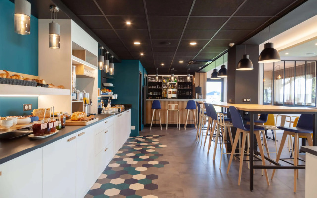 Kyriad NIORT - Espace Mendes-France