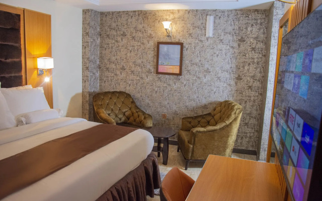 Sparklyn Hotels & Suites