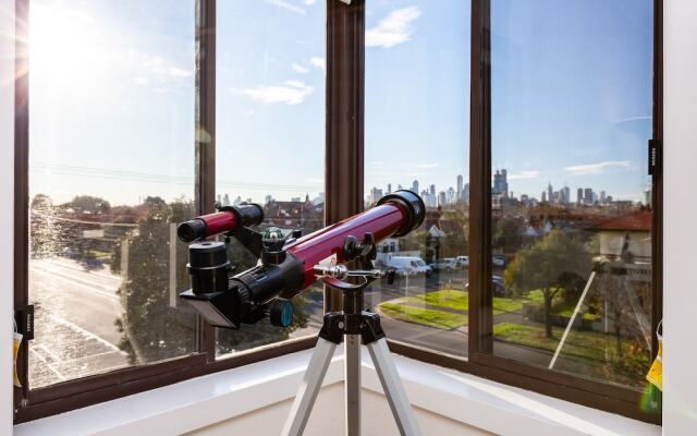 Lighthouse Cozy 2BDR with CITY VIEWS