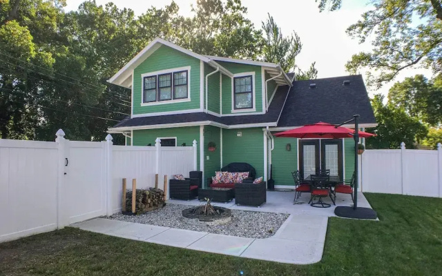 Renovated Craftsman House w/ Patio & Fire Pit!