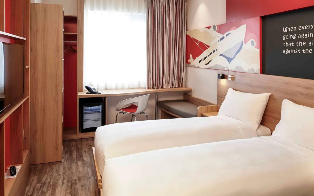 ibis Saigon Airport