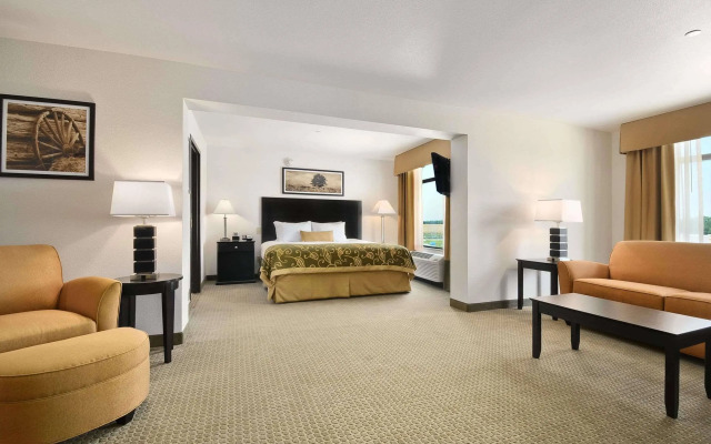Comfort Inn & Suites Frisco East - McKinney