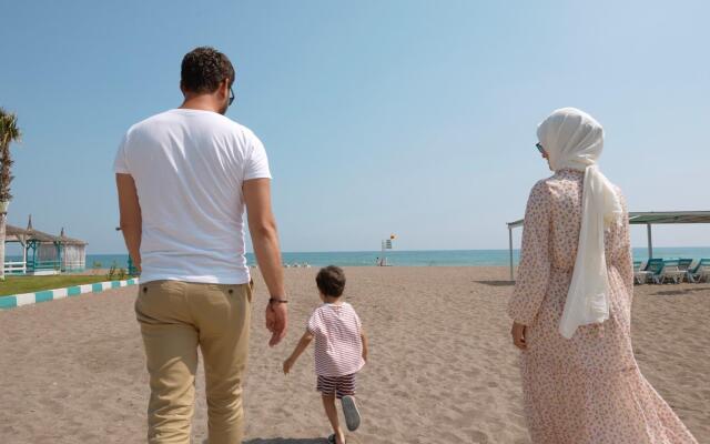 Rizom Beach Hotel