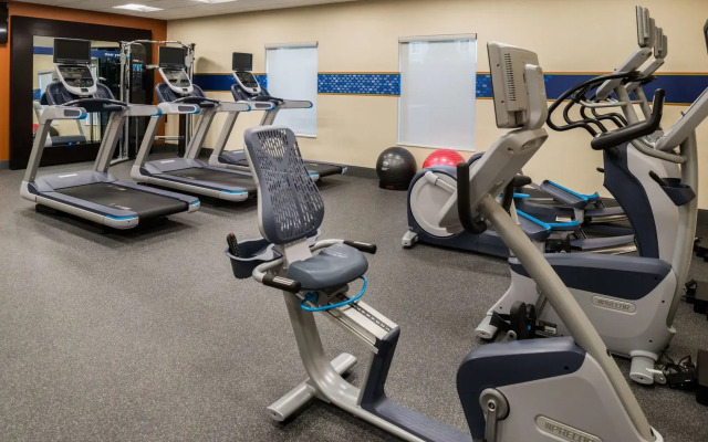 Hampton Inn & Suites Wixom