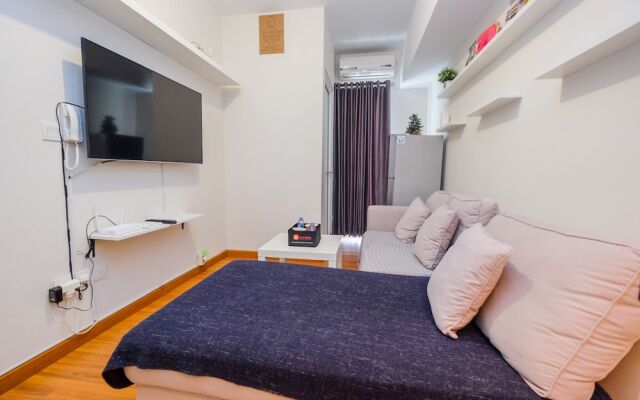 Pool View and Homey 2BR Apartment @ Springlake Summarecon