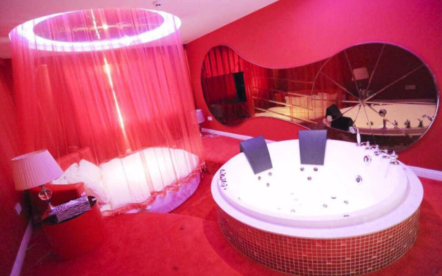 Tianelian Lovers Theme Hotel Sanya
