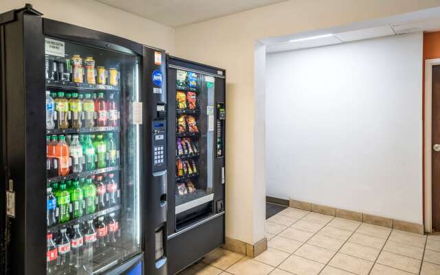 Americas Best Value Inn & Suites Brunswick